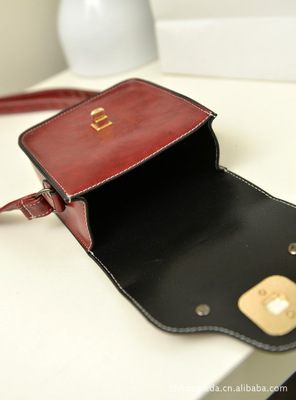 L-355 智通樂達夏季新款小包鎖扣單肩包 時尚休閑新選擇